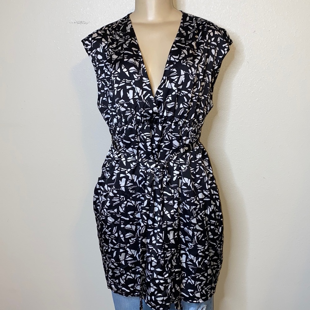 Motherhood Black White Top Sz Med Satin